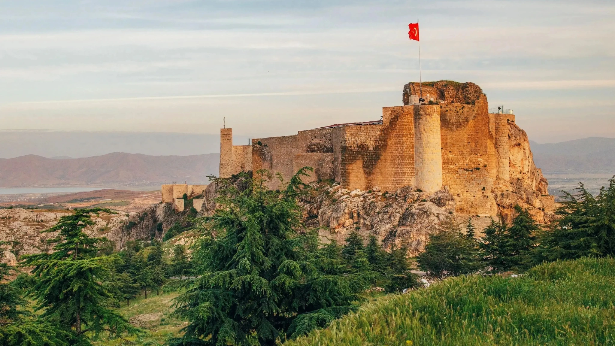 Istana Harput di Elazığ, salah satu lokasi bersejarah yang menarik di Anatolia Timur, Türkiye
