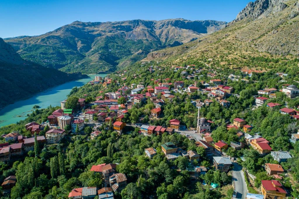 Kemaliye di Erzincan – gabungan warisan seni bina dan keindahan alam semula jadi Türkiye
