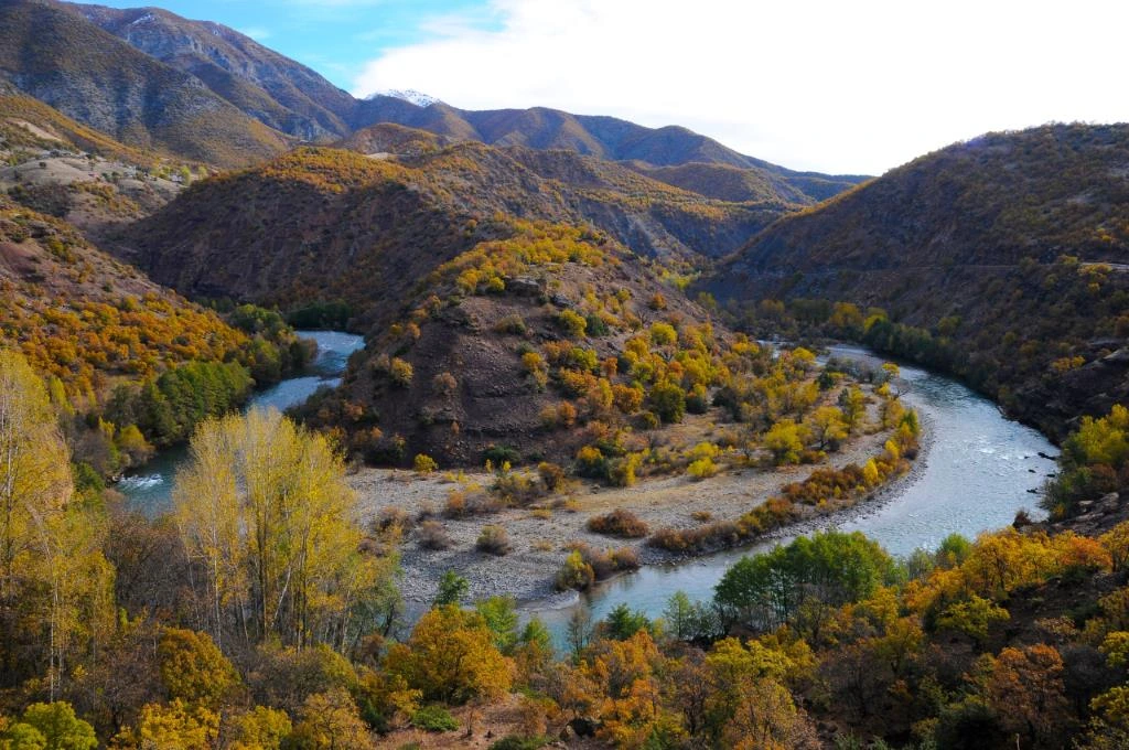 Keindahan semula jadi Taman Negara Munzur Valley, tarikan utama di Anatolia Timur, Türkiye.