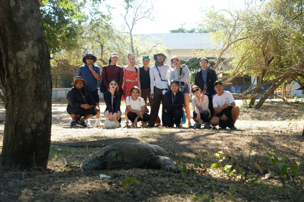 loh buaya komodo national park