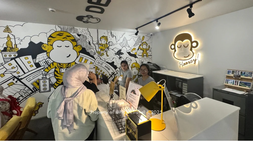Blu Monkey Hub & Hotel Krabi Town receptionist
